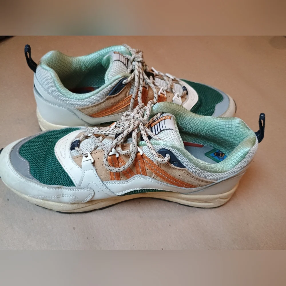 Anthropologie Karhu Fusion 2.0 Running Shoes Men's sz 8.5 Lily White/Nugget